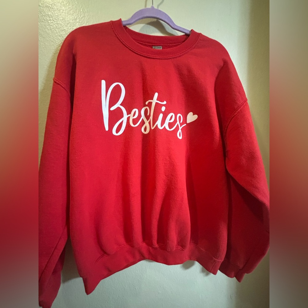‘Besties' Women's Sweatshirt
